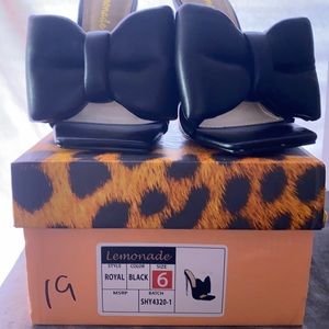Heels, size 6, royal black